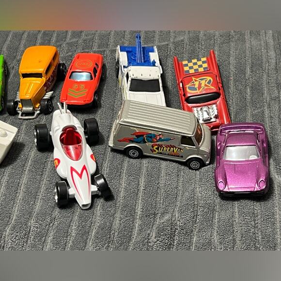 Huge Lot 53 PC Cars Matchbox Hot Wheels Corgi Vintage 70s - Early 2000s W/ CASE - Picture 11 of 16